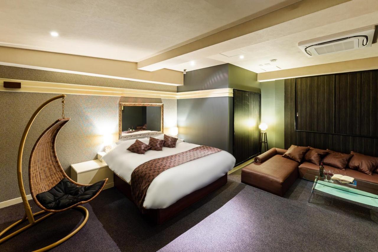 Hotel LOVE JEWEL Kitakyushu Buitenkant foto