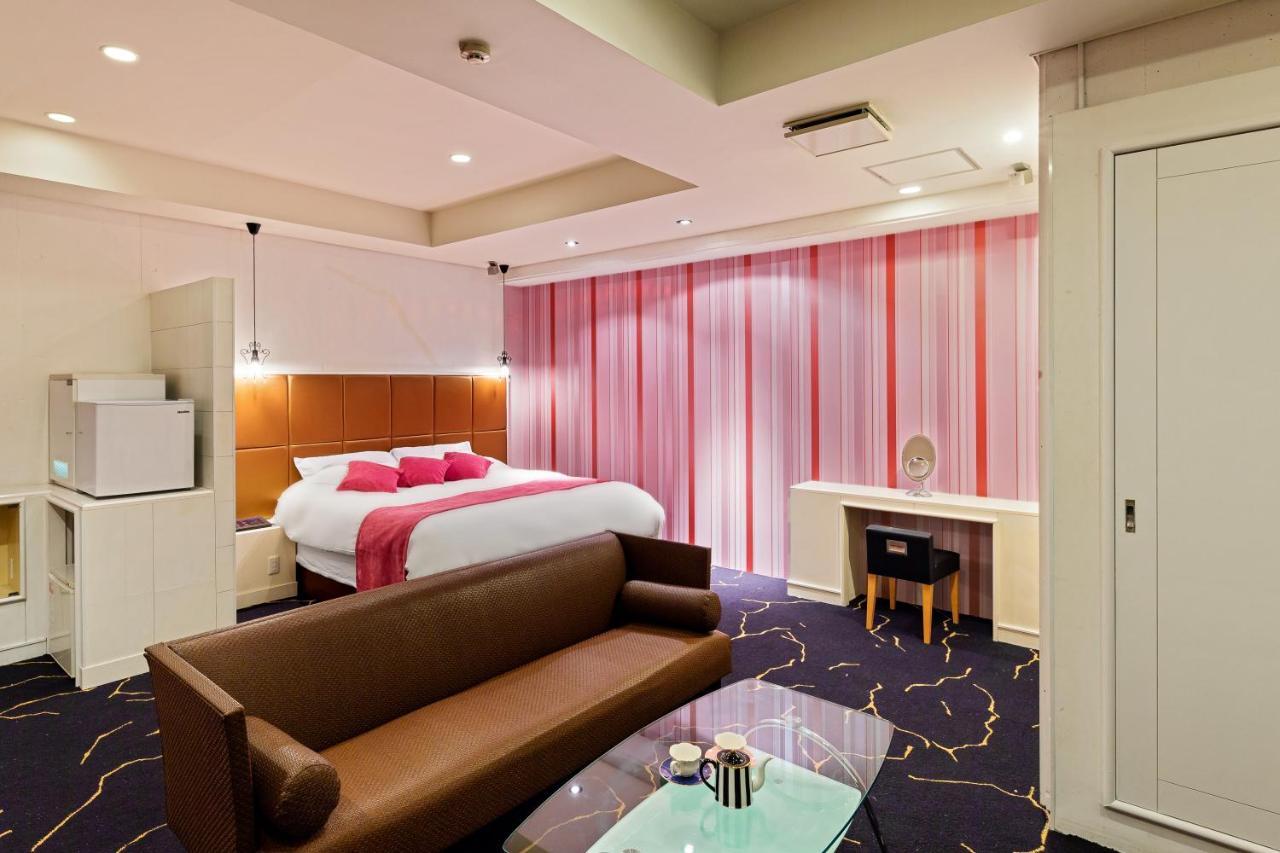 Hotel LOVE JEWEL Kitakyushu Buitenkant foto