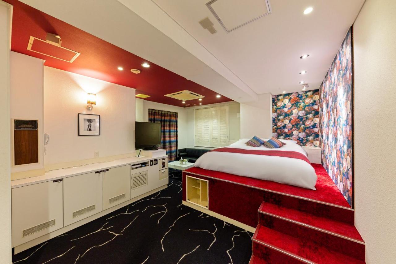 Hotel LOVE JEWEL Kitakyushu Buitenkant foto