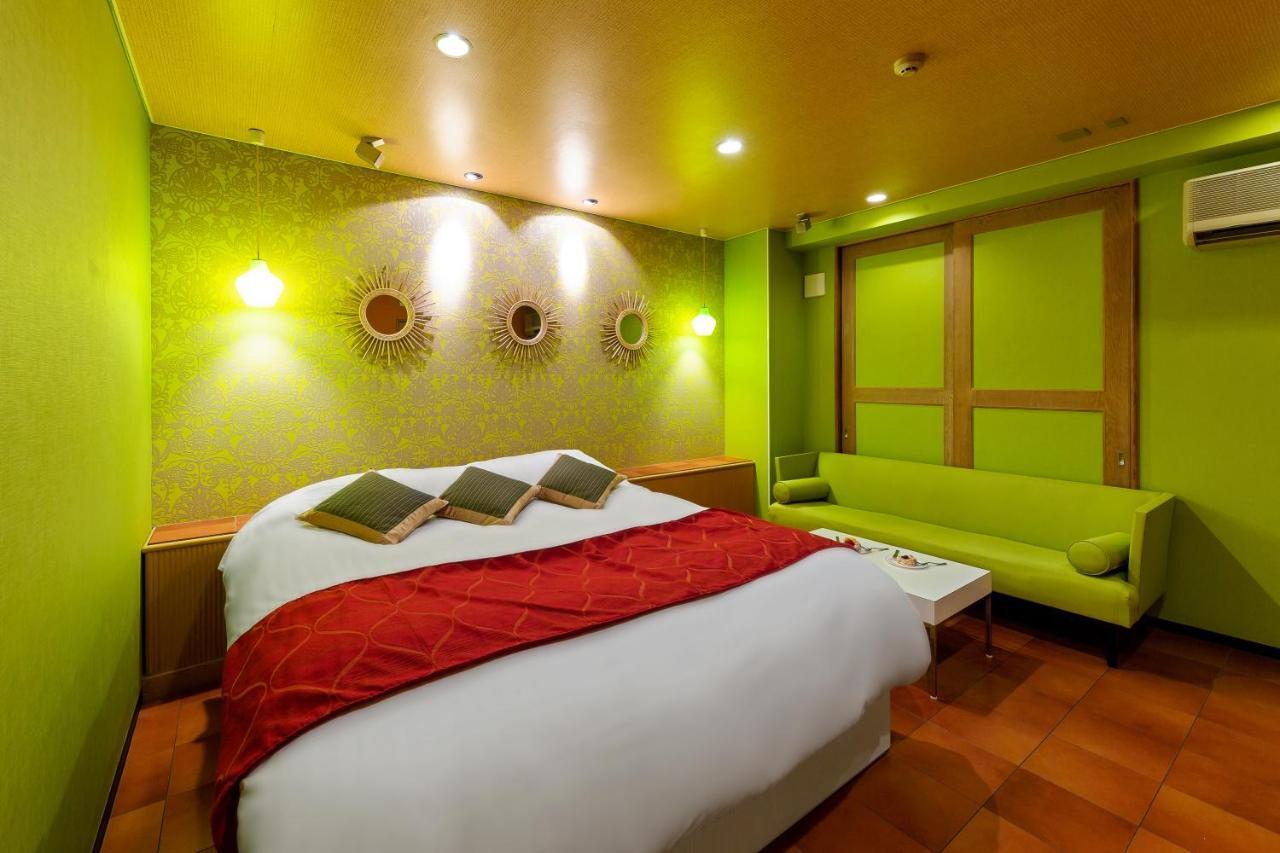 Hotel LOVE JEWEL Kitakyushu Buitenkant foto