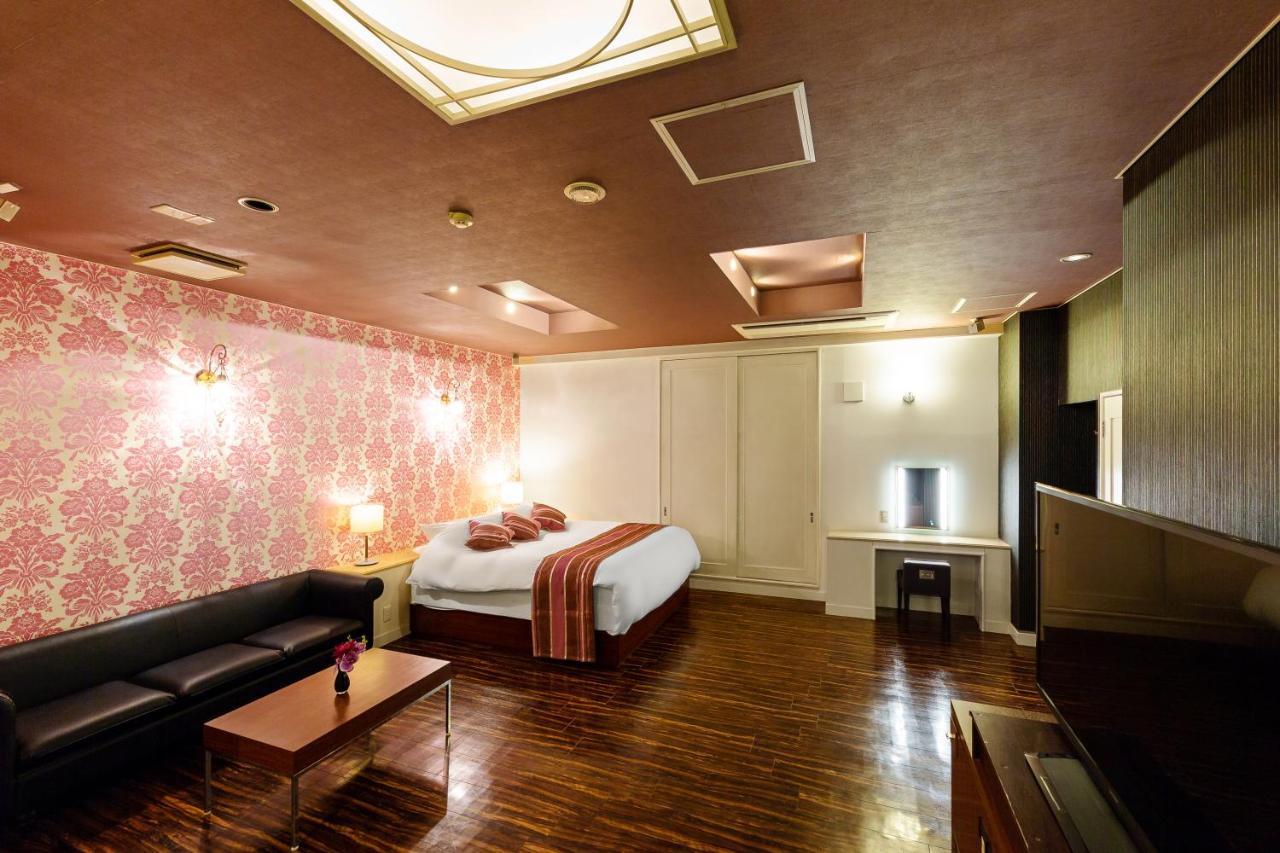 Hotel LOVE JEWEL Kitakyushu Buitenkant foto