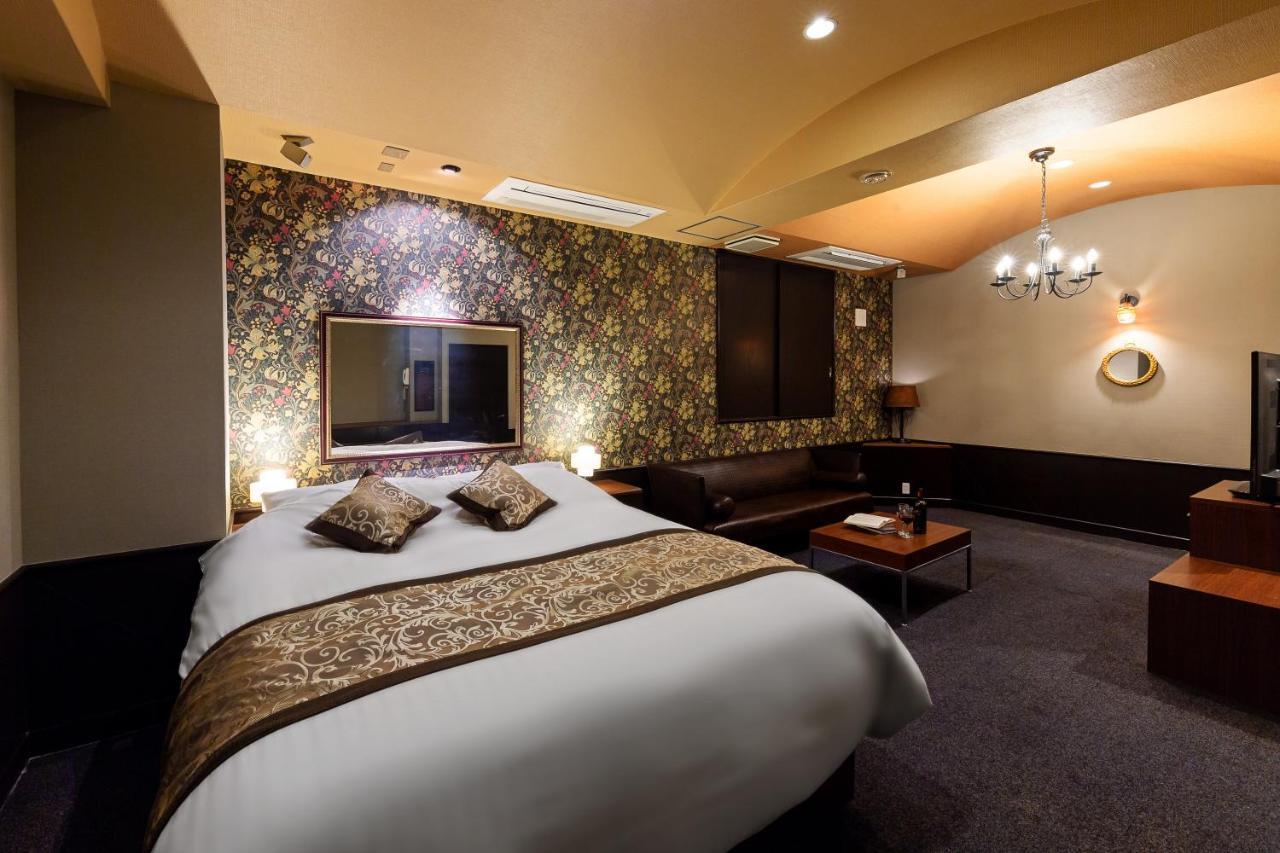 Hotel LOVE JEWEL Kitakyushu Buitenkant foto